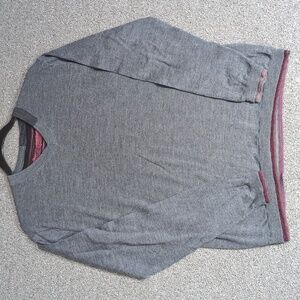 Robert Graham Wool V-Neck Sweater Size Large in Gray